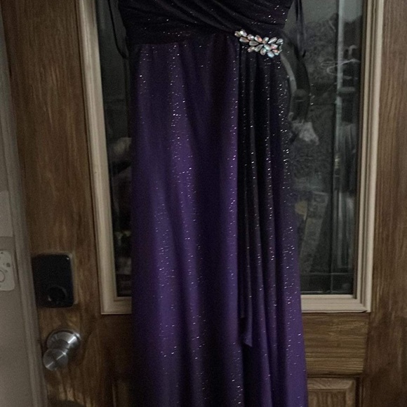 Prom/casual dresses - Picture 3 of 15